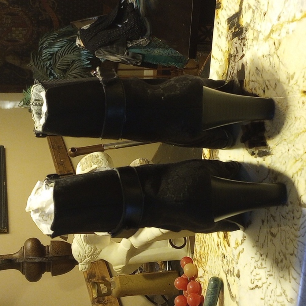 Women's Black Gucci Ankle Boot size 40 - Picture 4 of 8
